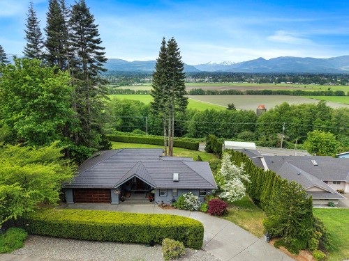 1409 Valley View Dr, Courtenay, BC 