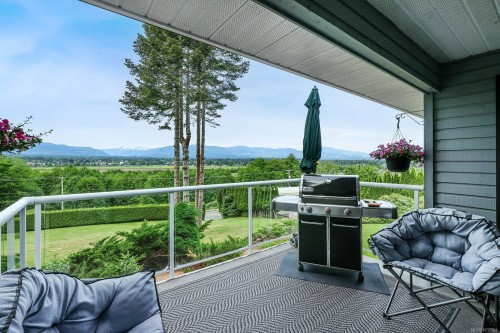1409 Valley View Dr, Courtenay, BC 