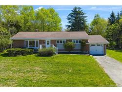 68 Elizabeth Parkway Rothesay, NB E2H 1E9