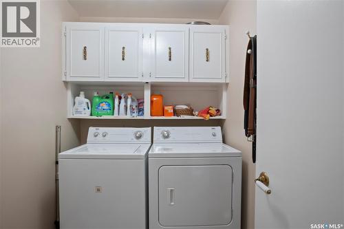 66 Leslie Place, Regina, SK - Indoor Photo Showing Laundry Room