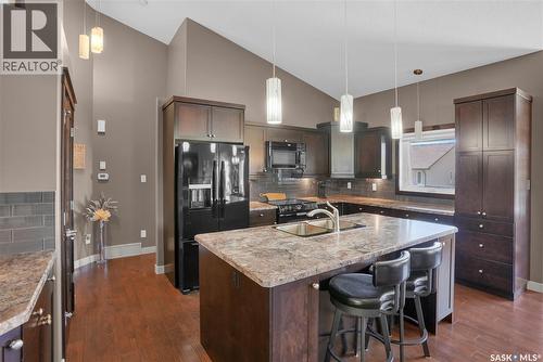 4117 Green Rose Crescent, Regina, SK - Indoor Photo Showing Kitchen With Double Sink With Upgraded Kitchen