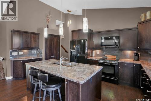 4117 Green Rose Crescent, Regina, SK - Indoor Photo Showing Kitchen With Double Sink With Upgraded Kitchen