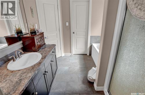 4117 Green Rose Crescent, Regina, SK - Indoor Photo Showing Bathroom