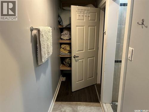 158 Municipal Road, Coronach, SK - Indoor