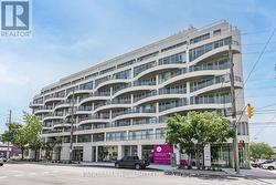 305 - 689 THE QUEENSWAY Toronto, ON M8Y 0C8