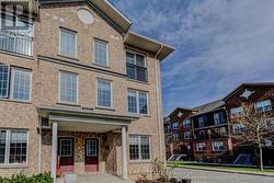 48 STRANGFORD LANE Toronto, ON M1L 0E4
