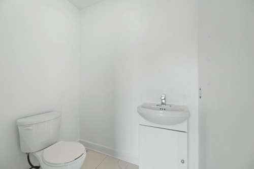Salle d'eau - 25 Rue Lasselle, Huntingdon, QC - Indoor Photo Showing Bathroom