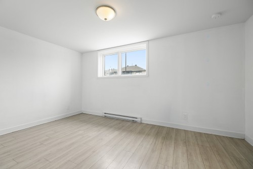 Chambre à coucher principale - 25 Rue Lasselle, Huntingdon, QC - Indoor Photo Showing Other Room
