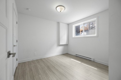 Chambre à coucher - 25 Rue Lasselle, Huntingdon, QC - Indoor Photo Showing Other Room