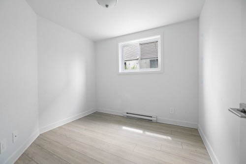 Chambre à coucher - 25 Rue Lasselle, Huntingdon, QC - Indoor Photo Showing Other Room