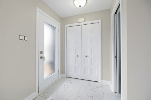 Entrée extérieure - 25 Rue Lasselle, Huntingdon, QC - Indoor Photo Showing Other Room
