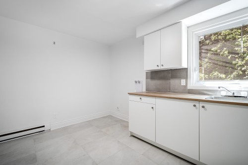 Salle à manger - 3-41 Rue René-Philippe, Longueuil (Le Vieux-Longueuil), QC - Indoor Photo Showing Kitchen