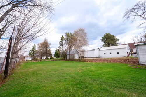 Cour - 138 Rue Principale, Saint-Pamphile, QC - Outdoor