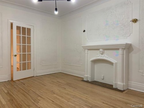 Living Room - 1-811 Av. Davaar, Montréal (Outremont), QC - Indoor Photo Showing Other Room