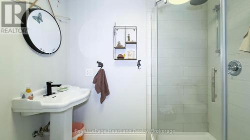 39 Balvina Drive W, Goderich (Goderich (Town)), ON - Indoor Photo Showing Bathroom