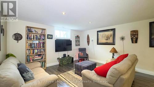 39 Balvina Drive W, Goderich (Goderich (Town)), ON - Indoor Photo Showing Living Room