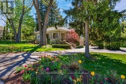 41 KENNEDY STREET W Aurora, ON L4G 2L6