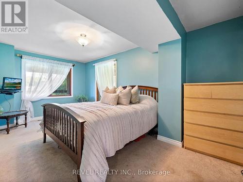 8 Scott Crescent, Erin, ON - Indoor Photo Showing Bedroom