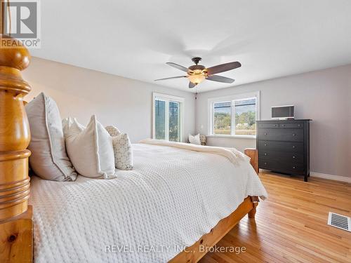 8 Scott Crescent, Erin, ON - Indoor Photo Showing Bedroom
