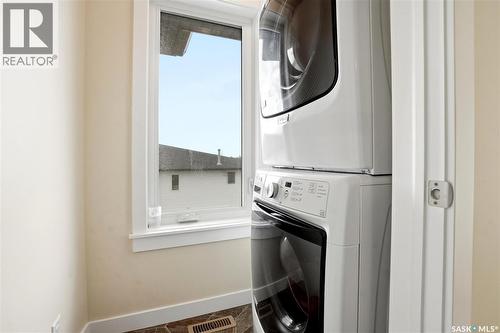 4 3960 7Th Avenue E, Regina, SK - Indoor Photo Showing Laundry Room