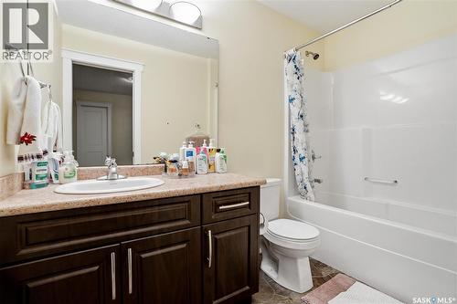 4 3960 7Th Avenue E, Regina, SK - Indoor Photo Showing Bathroom