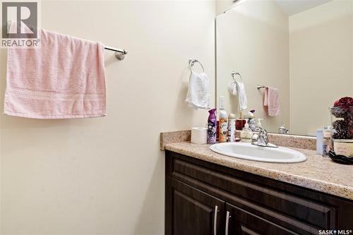 4 3960 7Th Avenue E, Regina, SK - Indoor Photo Showing Bathroom
