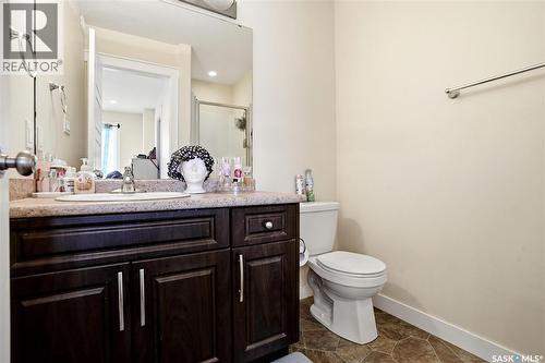 4 3960 7Th Avenue E, Regina, SK - Indoor Photo Showing Bathroom