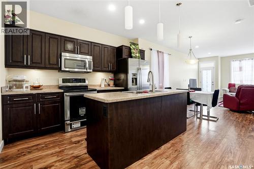 4 3960 7Th Avenue E, Regina, SK - Indoor Photo Showing Kitchen With Upgraded Kitchen