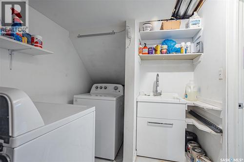 934 Stonebridge Common, Saskatoon, SK - Indoor Photo Showing Laundry Room
