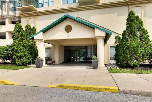 111 - 65 Ellen Street, Barrie, ON - Outdoor