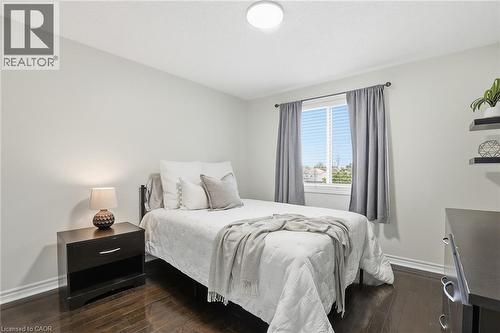 136 Marcy Crescent, Cambridge, ON - Indoor Photo Showing Bedroom