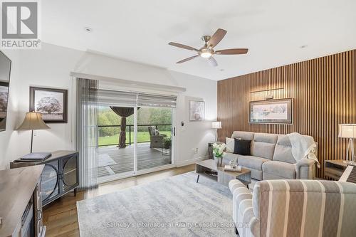 565332 Sideroad 7A, Grey Highlands, ON - Indoor Photo Showing Living Room