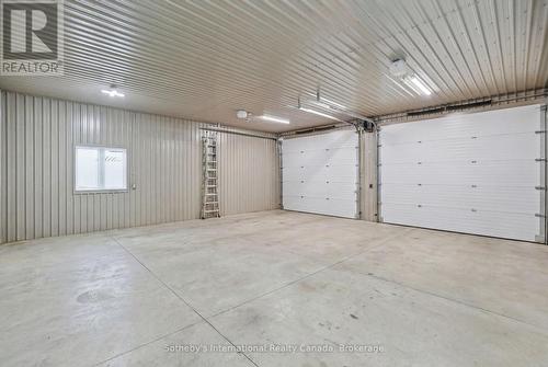 565332 Sideroad 7A, Grey Highlands, ON - Indoor Photo Showing Garage