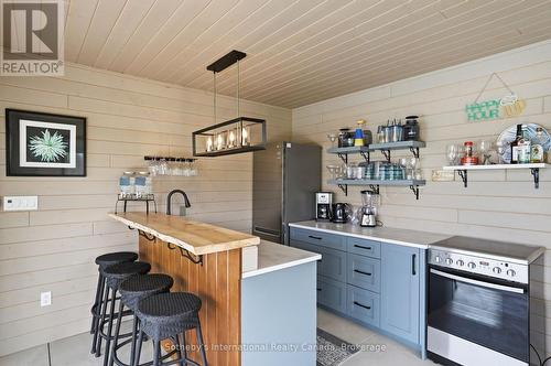 565332 Sideroad 7A, Grey Highlands, ON - Indoor Photo Showing Kitchen