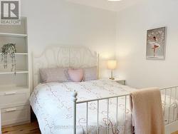 Upper bedroom#2 - 