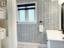 Main bath - 2nd floor - 