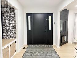 Large Foyer - 