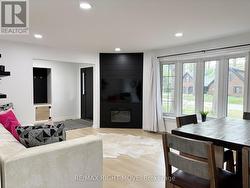 Fireplace Feature - Pot Lighting - 