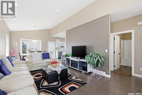 211 Baltzan Boulevard, Saskatoon, SK - Indoor Photo Showing Living Room
