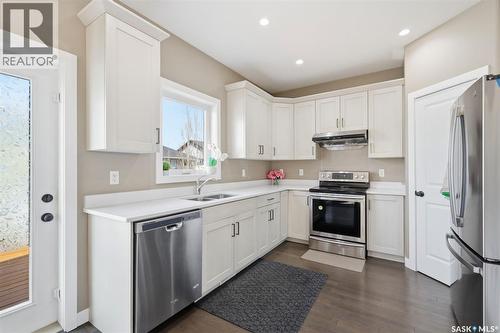 211 Baltzan Boulevard, Saskatoon, SK - Indoor Photo Showing Kitchen With Stainless Steel Kitchen With Double Sink
