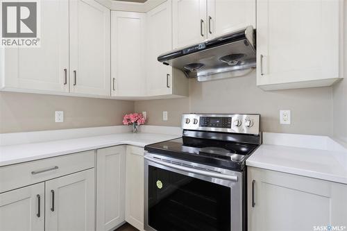 211 Baltzan Boulevard, Saskatoon, SK - Indoor Photo Showing Kitchen
