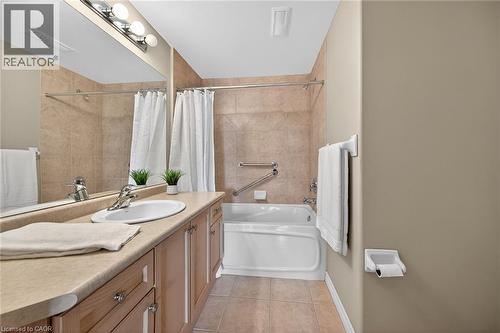 4 piece ensuite bathroom - 908 Mohawk Road E Unit# 308, Hamilton, ON - Indoor Photo Showing Bathroom