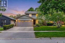 117 CHALMERS STREET Oakville (Br Bronte), ON L6L 5P2