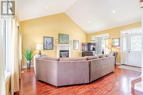 26 Augusta Crescent, St. Thomas, ON - Indoor Photo Showing Living Room With Fireplace