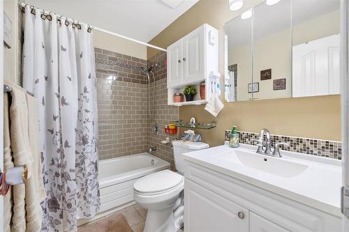 253 Stradford Street, Winnipeg, MB - Indoor Photo Showing Bathroom