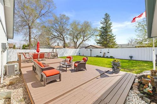 253 Stradford Street, Winnipeg, MB - Outdoor With Deck Patio Veranda