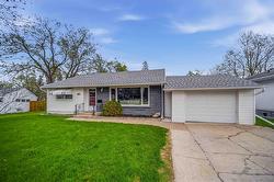 47 Vavasour Avenue  Winnipeg, MB R3J 2S3