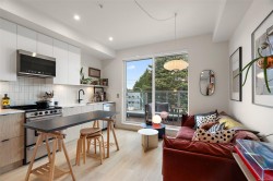 306-1301 Hillside Ave Victoria, BC V8T 0E3