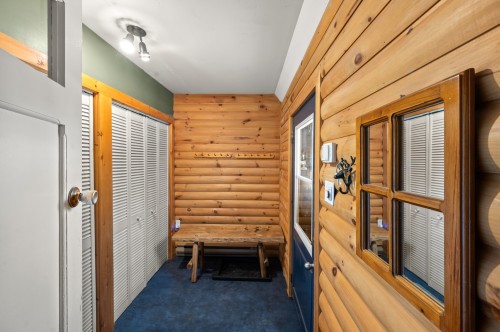 Hall d'entrée/Vestibule - 1660 Rue Campeau, Val-David, QC -  Photo Showing Other Room