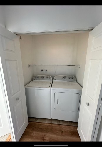 Salle de lavage - 101-220 Boul. Binette, Saint-Eustache, QC - Indoor Photo Showing Laundry Room